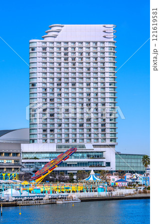 日本の横浜都市景観1月2日。みなとみらいの横浜ベイホテル東急などを望む＝令和7年 121619581