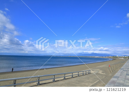 [定額] 初秋の鵠沼海岸の風景 ( 2023年10月 / 神奈川県 藤沢市 ) 121621219