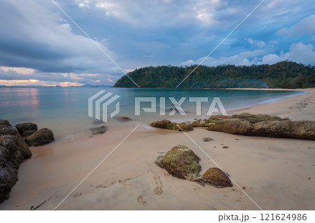 Koh Phayam is the second largest island in Ranong Province. It has beautiful scenery, is peaceful, has many beautiful resorts, and has a community lifestyle, located in the Andaman Sea near Myanmar Koh Phayam is the second largest island in Ranong Province. It has beautiful scenery, is peaceful, has many beautiful resorts, and has a community lifestyle, located in the Andaman Sea near Myanmar 121624986