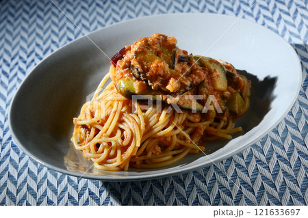 茄子とツナのトマトソースパスタ 茄子とツナのトマトソースパスタ 121633697