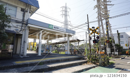 JR鶴見線の浅野駅駅舎 121634150