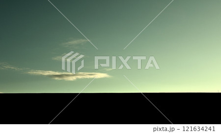 空と地平線の背景素材 空と地平線の背景素材 121634241
