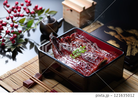 うなぎの蒲焼き ふっくら艶やか国産うな重 121635012