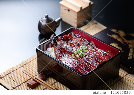 鰻重 土用の丑の日にうな重を食べる 121635029