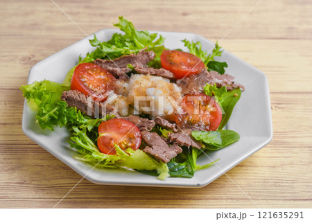 ローストビーフサラダ 121635291