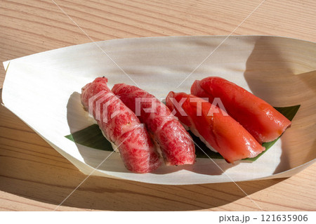 伊勢神宮 おかげ横丁 食べ歩き まぐろ 松阪牛にぎり 伊勢神宮 おかげ横丁 食べ歩き まぐろ 松阪牛にぎり 121635906