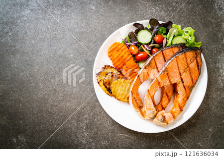 grilled salmon steak fillet with vegetable grilled salmon steak fillet with vegetable 121636034