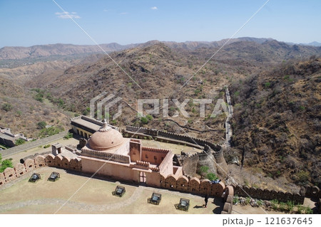 インド 世界遺産ラージャスターンの丘陵城塞群 クンバルガル城 インド 世界遺産ラージャスターンの丘陵城塞群 クンバルガル城 121637645