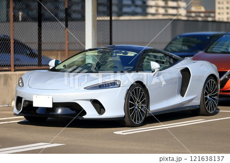 イギリスの高級スポーツカー 121638137