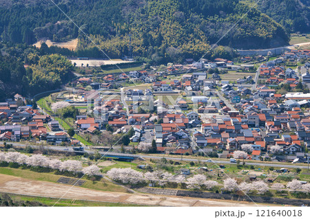 〈島根県〉月山富田城　西袖ヶ平からの眺め 121640018