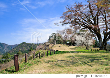 〈島根県〉月山富田城 本丸跡 〈島根県〉月山富田城 本丸跡 121640052