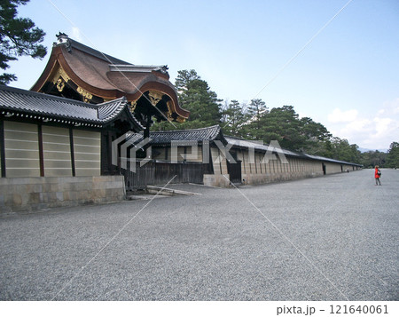 京都御苑の京都御所の建春門(京都市上京区) 京都御苑の京都御所の建春門(京都市上京区) 121640061