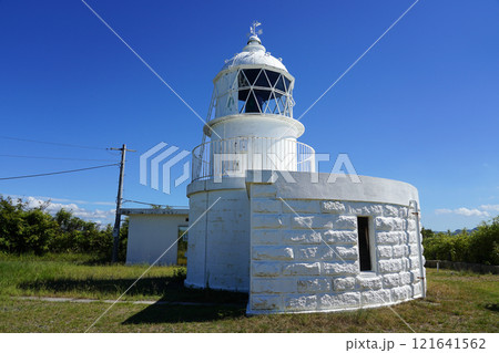 国の重要文化財に指定される鍋島灯台（香川県坂出市与島町） 121641562