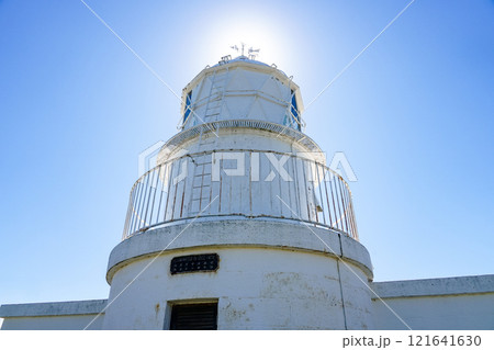 国の重要文化財に指定される鍋島灯台（香川県坂出市与島町） 121641630