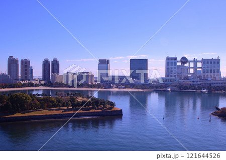 東京都　レインボーブリッジから見た街並み（サウスルート） 121644526