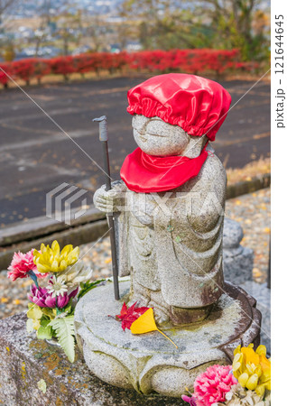 可愛らしいお地蔵さま 121644645