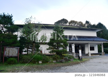 岐阜県恵那市　岩村藩藩主邸跡の岩村歴史資料館・民俗資料館 121646068