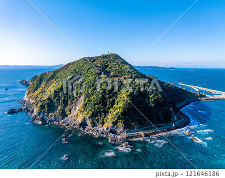 灯台側の神島全景（三重県鳥羽市） 121646186