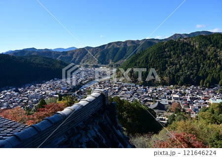 秋の紅葉と郡上八幡の城下町 秋の紅葉と郡上八幡の城下町 121646224