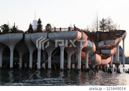 Little Island Park on New York City's Hudson River waterfront, modern architecture, Manhattan, NYC, NY, USA 121648014
