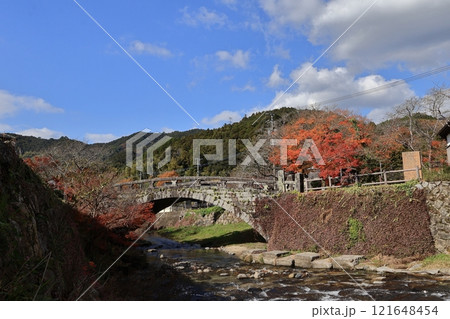 福岡県朝倉市・秋月目鏡橋の紅葉 福岡県朝倉市・秋月目鏡橋の紅葉 121648454