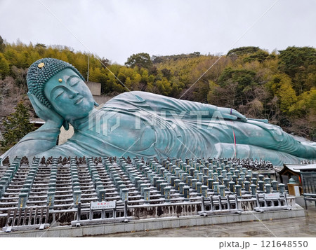 Nanzoin Temple, Fukuoka, Japan - JANUARY 24, 2023 : Nanzo-in Temple is Shingon Buddhist temple in Fukuoka .Landmark is bronze statue of biggest Buddha. Nanzoin Temple, Fukuoka, Japan - JANUARY 24, 2023 : Nanzo-in Temple is Shingon Buddhist temple in Fukuoka .Landmark is bronze statue of biggest Buddha. 121648550