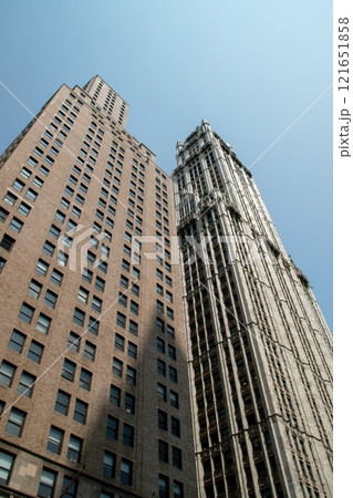 1920s architecture New York, vintage skyscrapers Manhattan, Manhattan Art Deco skyscrapers, Historical architectural gems New York, old historical building facades in NY, USA 121651858