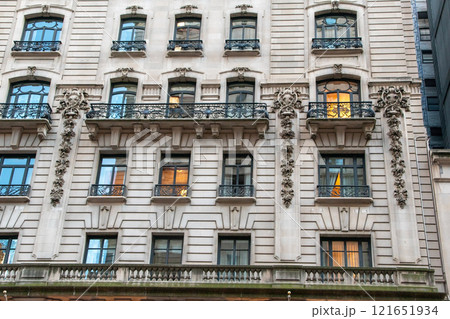 1920s architecture New York, vintage skyscrapers Manhattan, Manhattan Art Deco skyscrapers, Historical architectural gems New York, old historical building facades in NY, USA 121651934