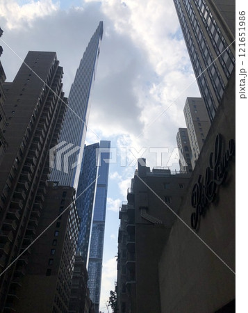 New York architecture, vintage skyscrapers Manhattan, Manhattan Art Deco skyscrapers, Historical architectural gems New York, old historical building facades in NY, USA New York architecture, vintage skyscrapers Manhattan, Manhattan Art Deco skyscrapers, Historical architectural gems New York, old historical building facades in NY, USA 121651986