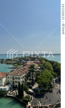 Sirmione Peninsula city Surrounded by the turquoise Lake Garda Waters in Italy 121652141