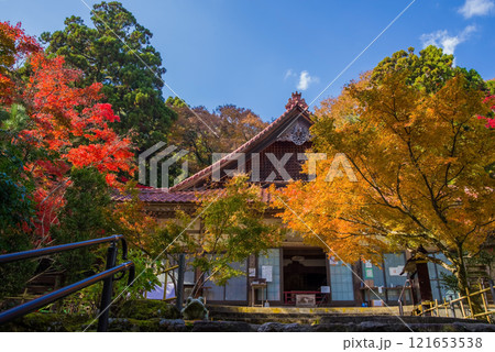 聖宝寺　本堂　鳴谷山聖宝寺　紅葉の名所　いなべ市　三重県 121653538