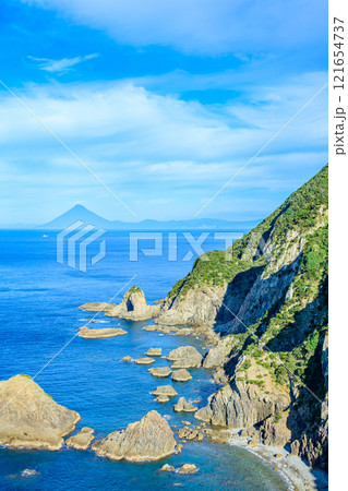 秋の佐多岬から見た開聞岳　鹿児島県南大隅町 121654737