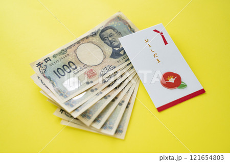 新札でお年玉 121654803