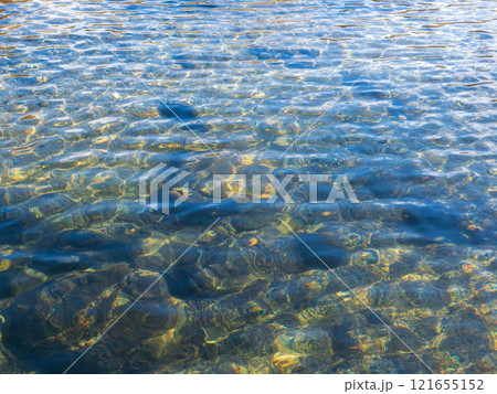 川の水面に映る冬の青空12 川の水面に映る冬の青空12 121655152