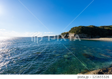 和歌山県 すさみ町の海岸線沿いの風景(2024年12月) 和歌山県 すさみ町の海岸線沿いの風景(2024年12月) 121655326