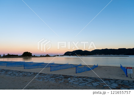 和歌山県　串本からの夕陽の風景(2024年12月) 121655757