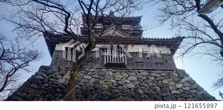 日本100名城　丸岡城　石落としと狭間 121655897