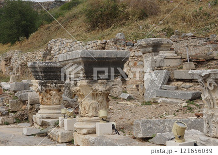トルコ イズミル付近 エフェソス遺跡の遺跡 トルコ イズミル付近 エフェソス遺跡の遺跡 121656039