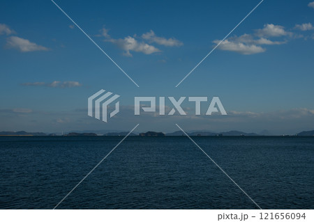 日本の岡山県倉敷市の沙美海岸の美しい風景 日本の岡山県倉敷市の沙美海岸の美しい風景 121656094