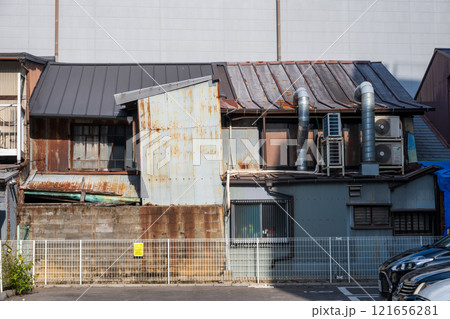 日本の愛知県名古屋市中区大須の古くてとても美しい建物 121656281
