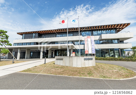 熊本県天草市 晴天の天草市役所 熊本県天草市 晴天の天草市役所 121656862