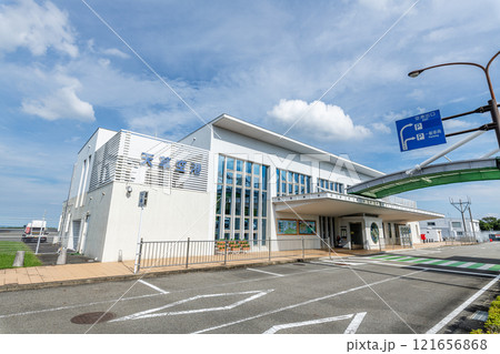 熊本県天草市　晴天の天草空港 121656868