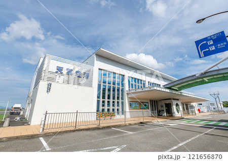 熊本県天草市　晴天の天草空港 121656870
