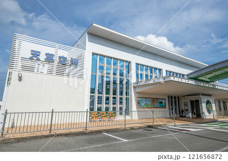 熊本県天草市　晴天の天草空港 121656872