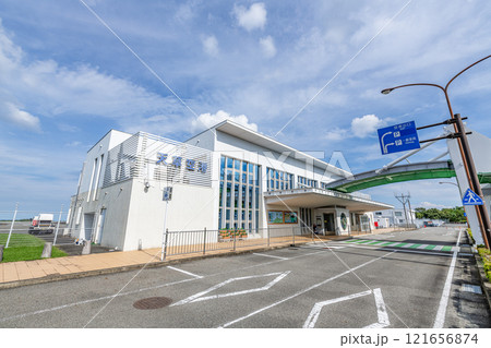 熊本県天草市　晴天の天草空港 121656874