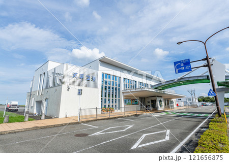 熊本県天草市　晴天の天草空港 121656875