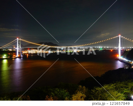 海峡ビューしものせきから眺める関門海峡と門司の夜景 海峡ビューしものせきから眺める関門海峡と門司の夜景 121657849