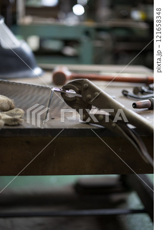 ステンレスの溶接修理作業 ステンレスの溶接修理作業 121658348