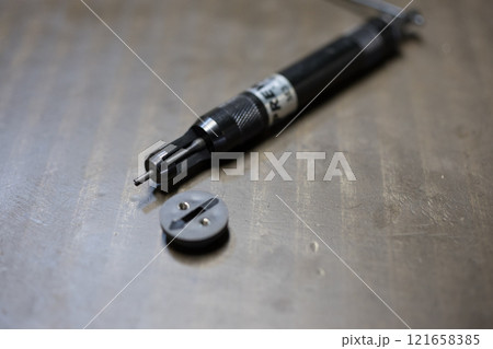 ヘリサートを入れる工具 121658385