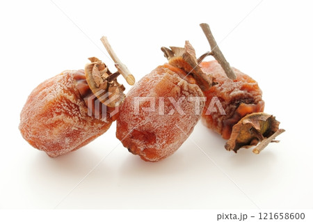 干し柿　白背景 121658600